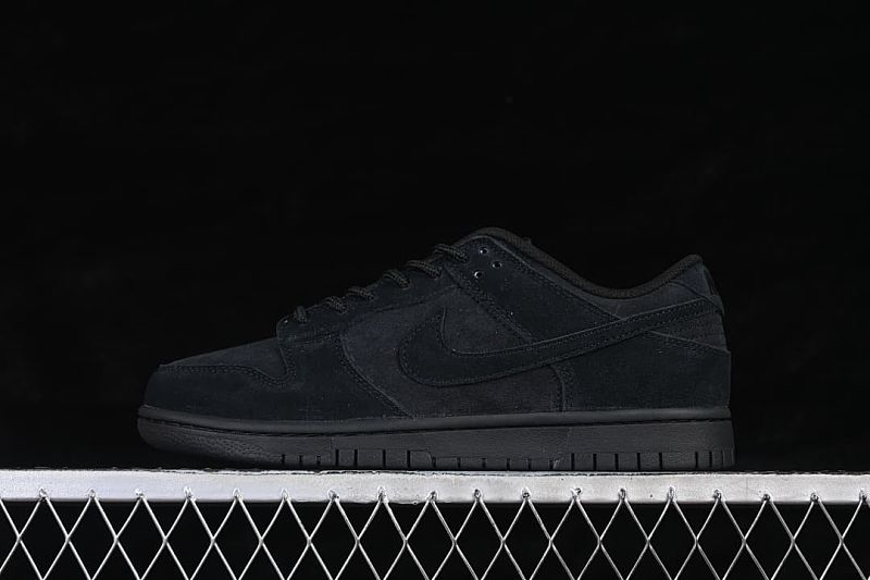SB Dunk Low Black