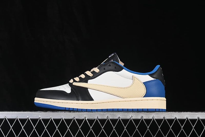 Travis Scott x Air Jordan 1 Low OG AJ1 Reverse Swoosh Low-top Full Grain Leather
