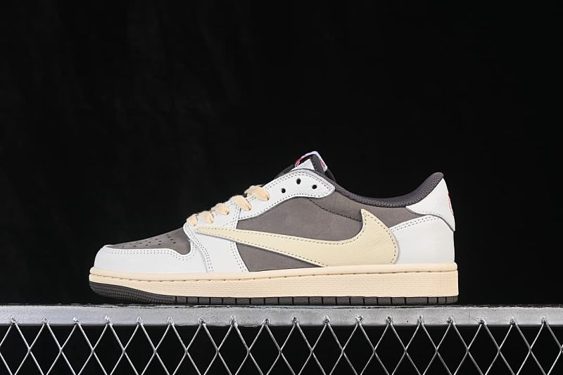 Travis Scott x Air Jordan 1 Low OG AJ1 Reverse Swoosh Low-top Full Grain Leather