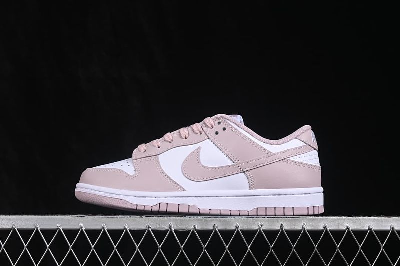 Nike SB Dunk Low Light Pink