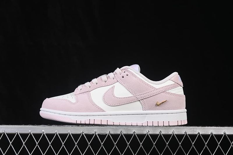 SB Dunk Low Year of the Horse Cloud Pink