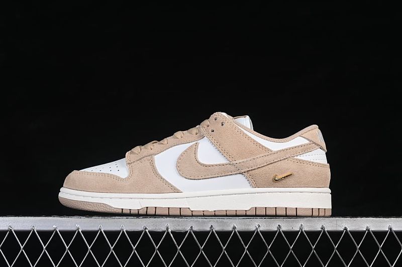 SB Dunk Low Year of the Horse White/Wheat