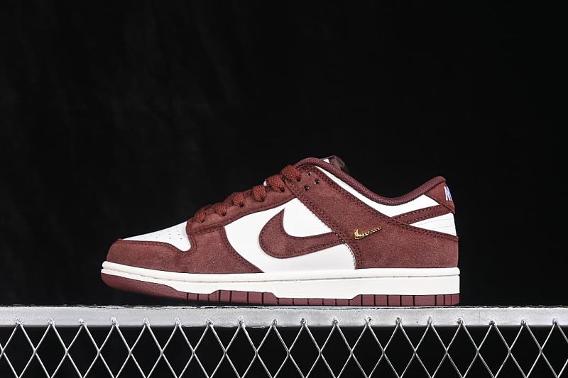 SB Dunk Low Year of the Horse Wine Low Casual Skate Shoes