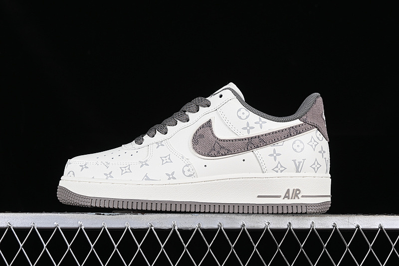 Louis Vuitton x Nike Air Force 1 '07 Low Brown/Beige