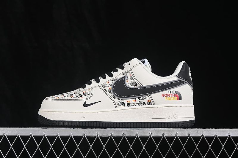Air Force 1'07 Low Collaboration Casual Skate Shoes