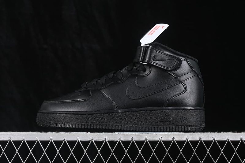 Air Force 1 '07 Mid Triple Black