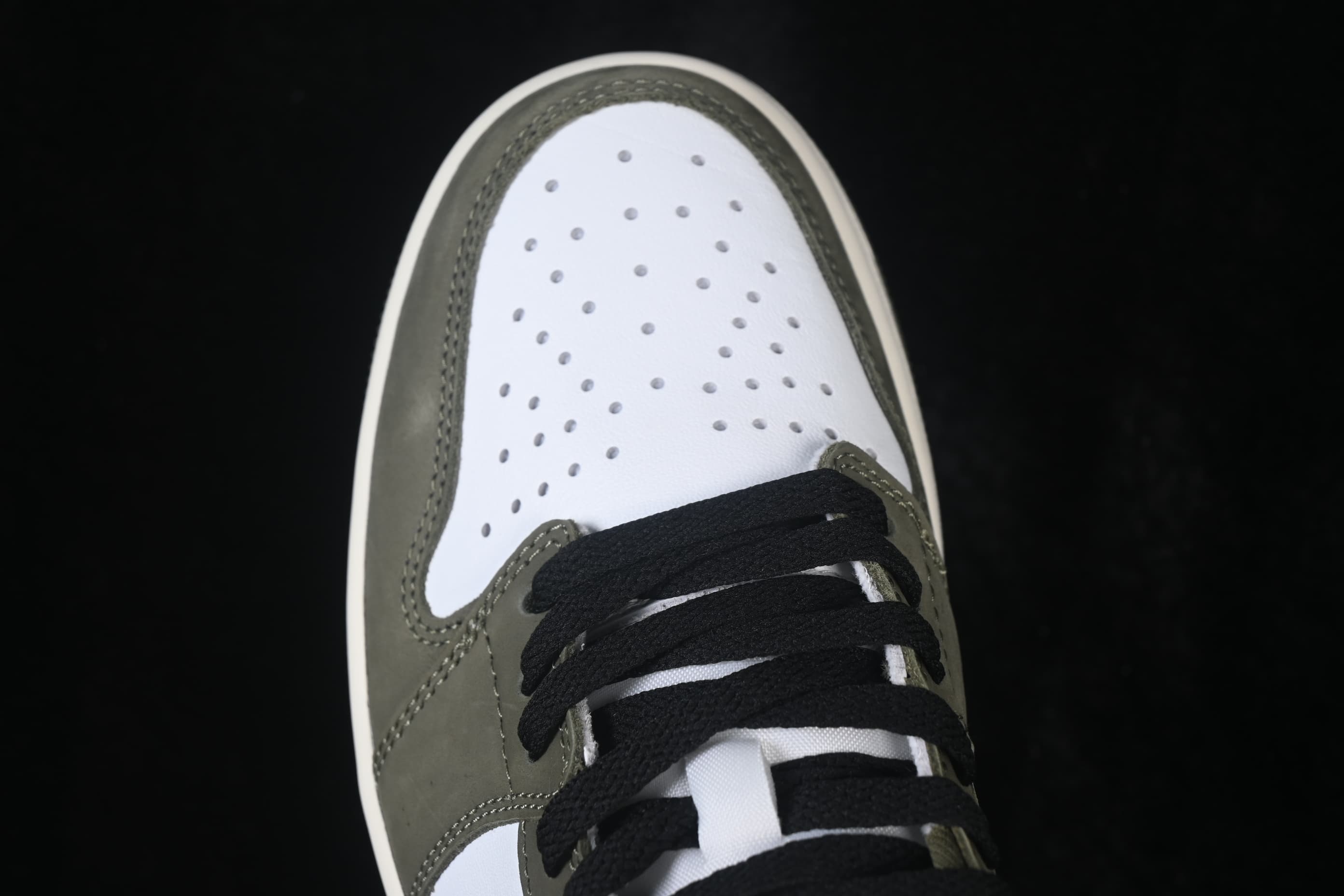Air Jordan 1 Low OG Medium Olive