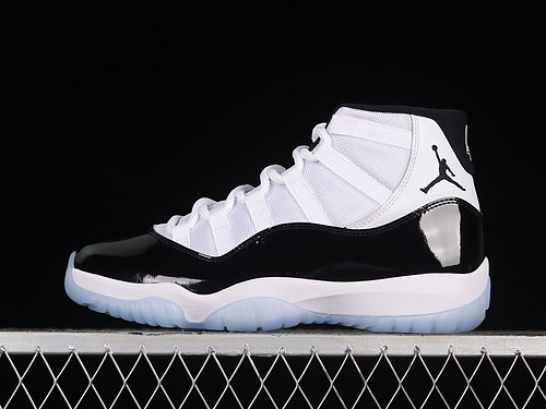 Air Jordan 11 Concord Black/White