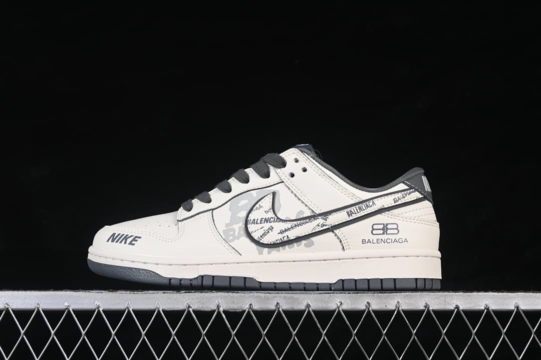 Nike SB Dunk Low Supreme White Grey