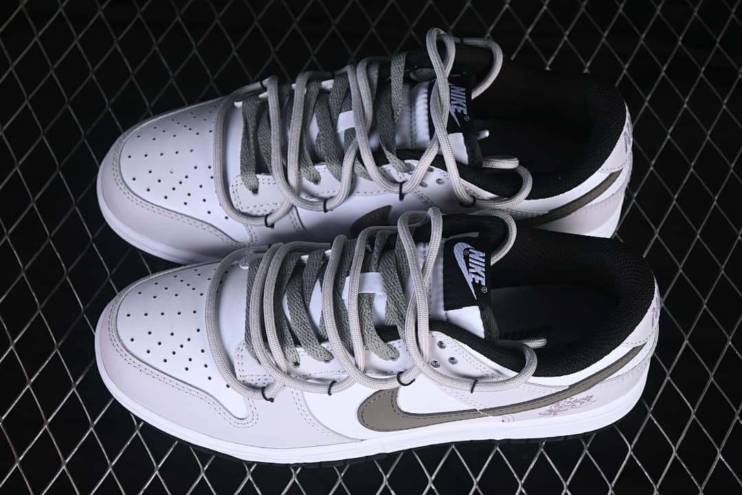 CW1590-100 06.jpeg SB Dunk Low Black/Grey