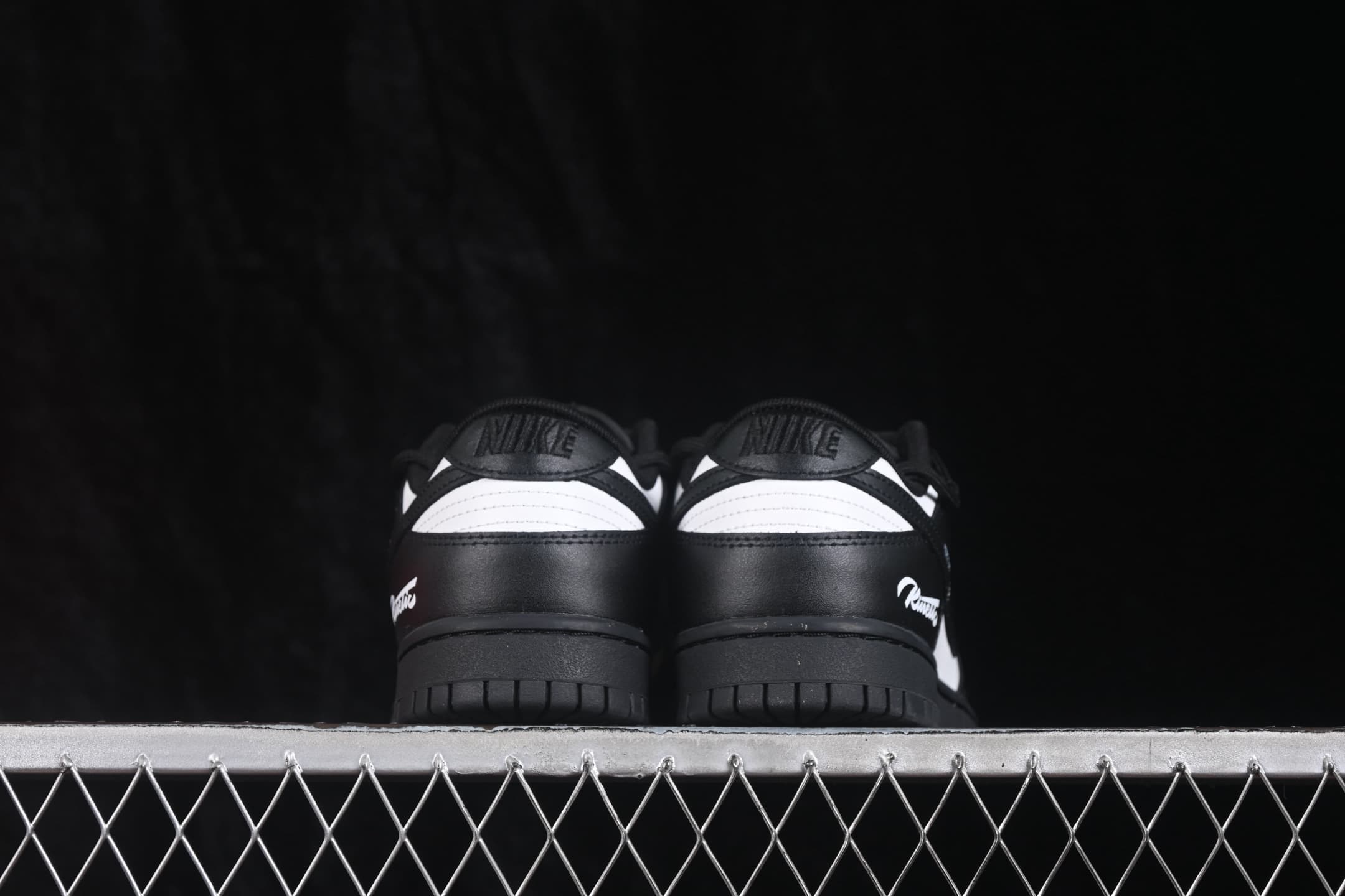 Nike SB Dunk Low Low-top Casual Skate Shoes