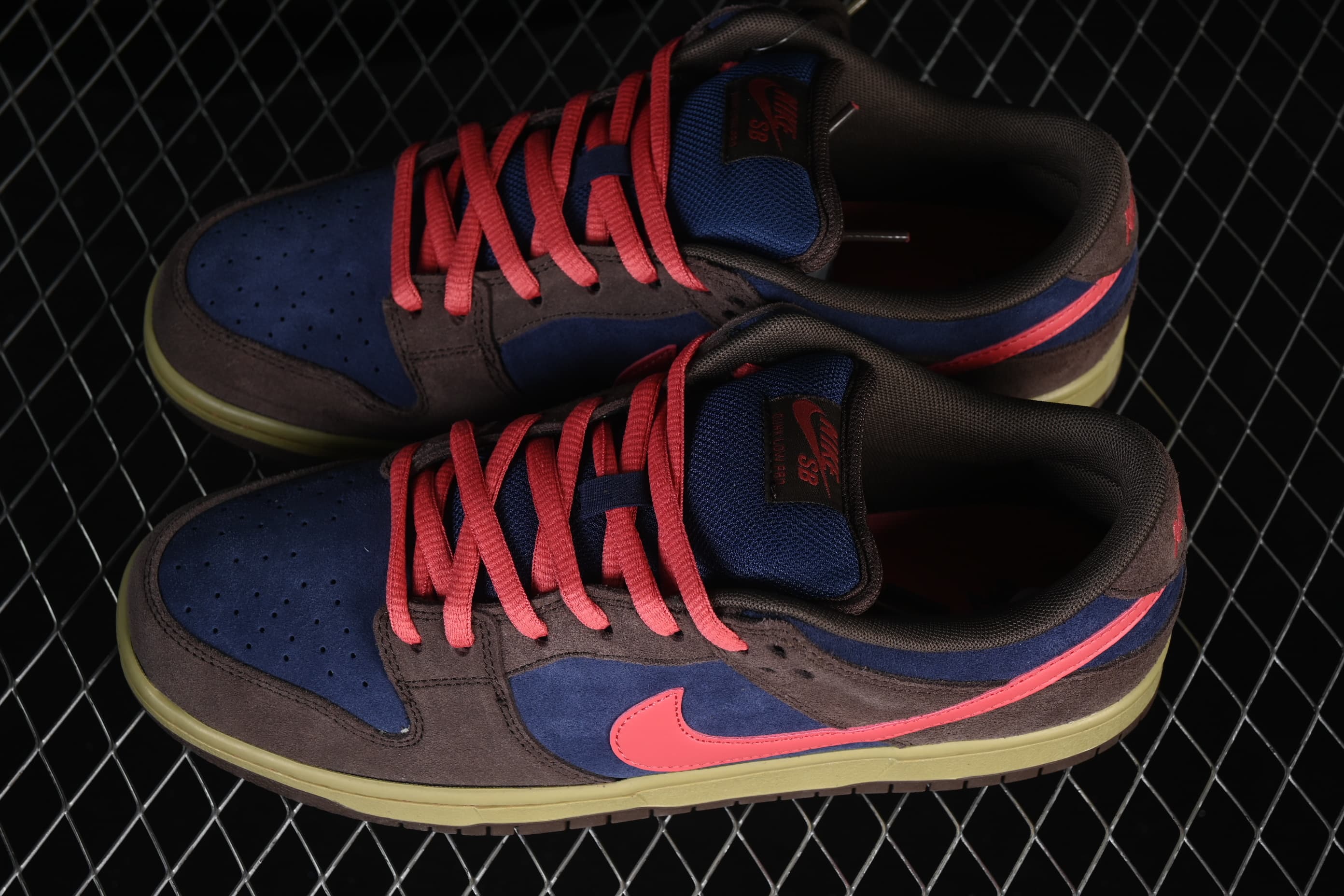 Nike SB Dunk Low Baroque Brown Adobe