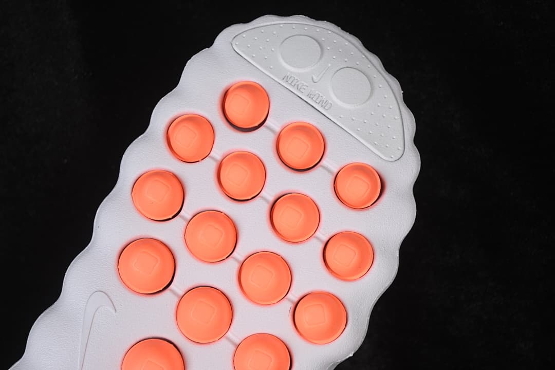 HQ4307-003 06.jpeg Mind 001 Neuroscience Foot Massage Slides