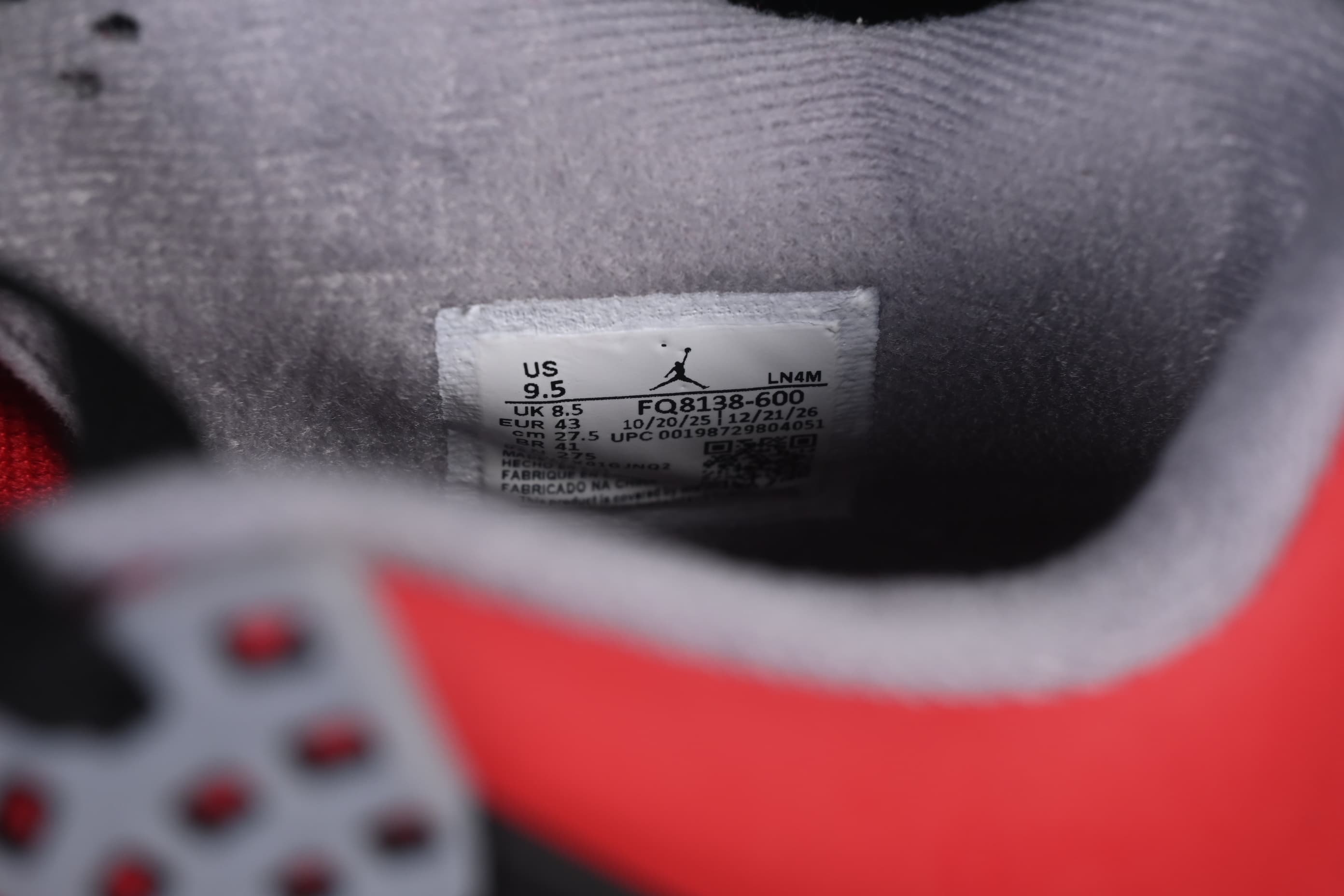 Air Jordan 4 Toro