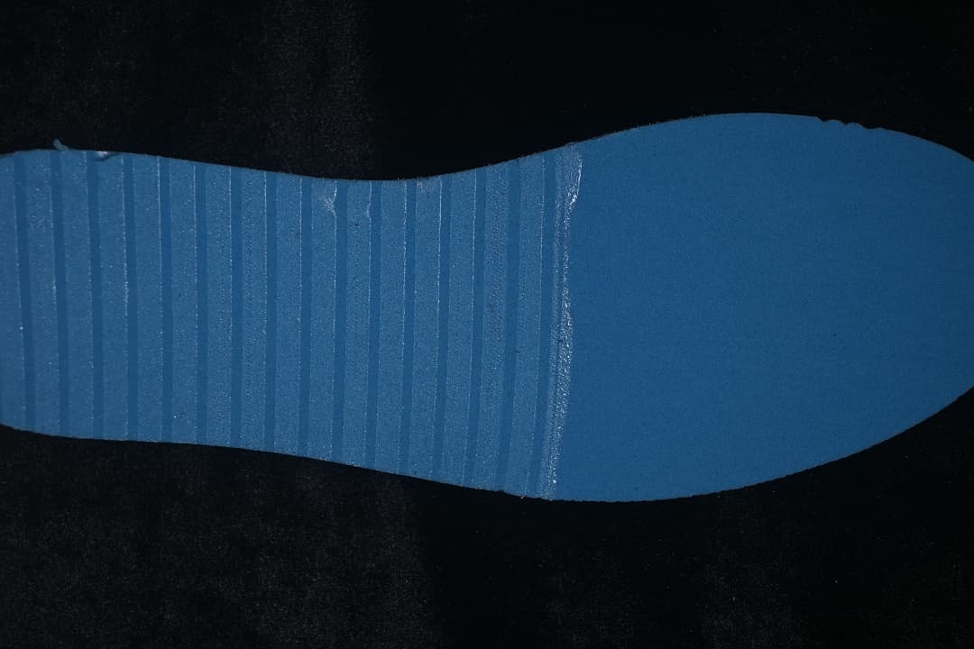 IB7012-600-2 06.jpeg Air Jordan 1 Low Gum Wine