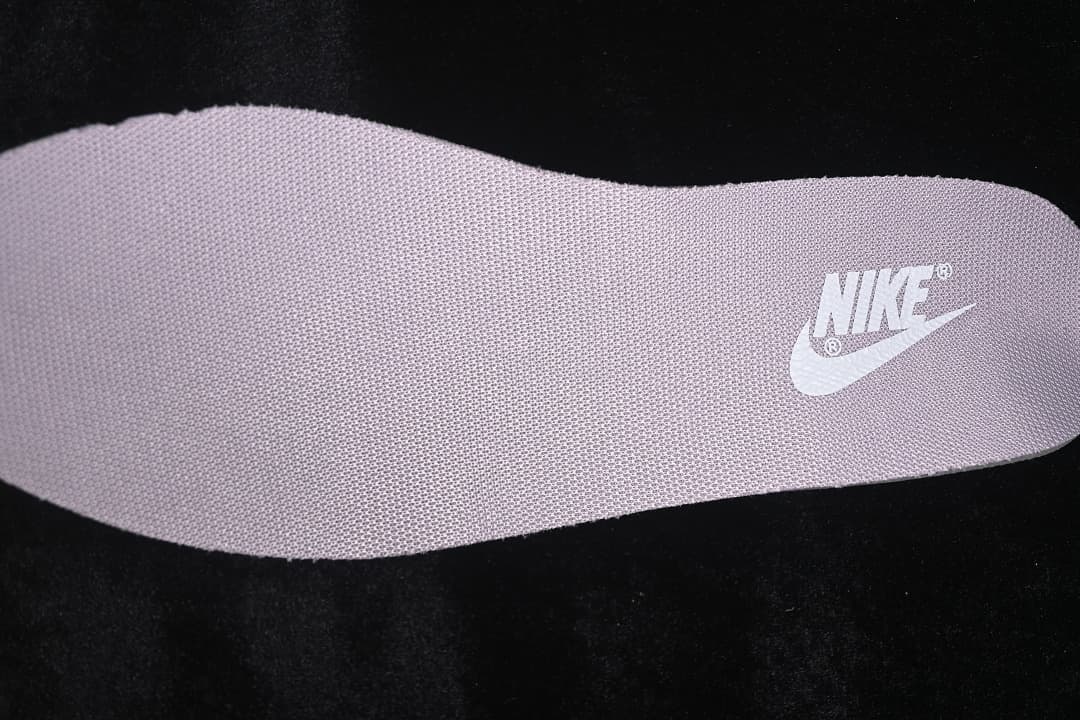 IM6572-103 07.jpeg Nike SB Dunk Low Light Pink