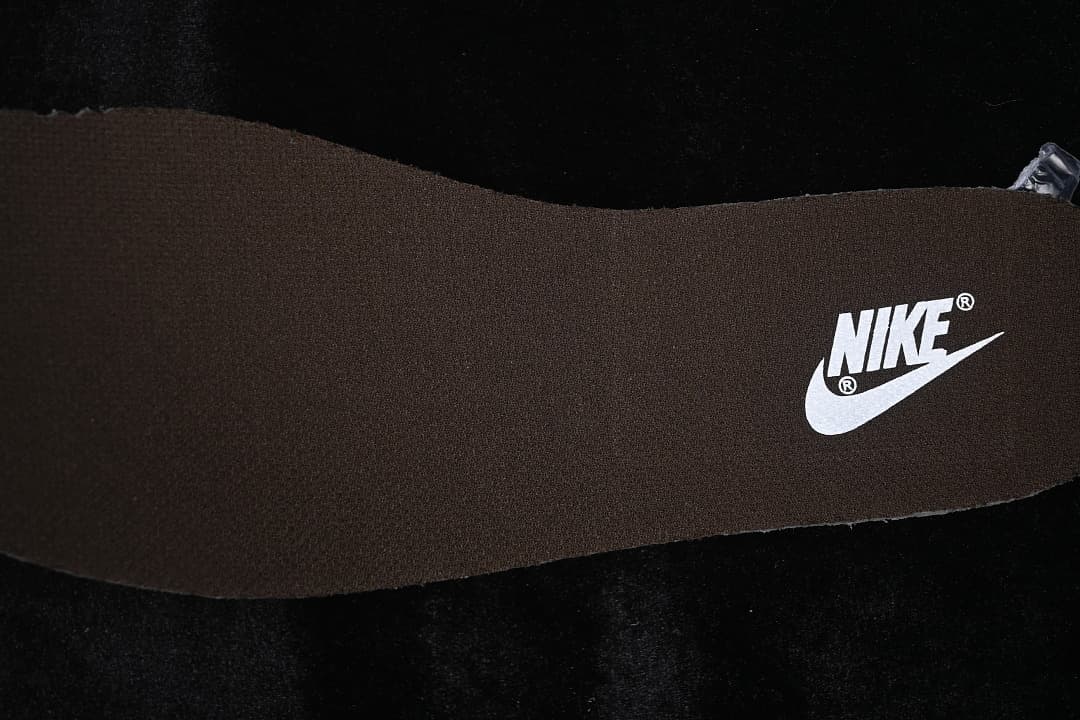 SB Dunk Low Year of the Horse Brown