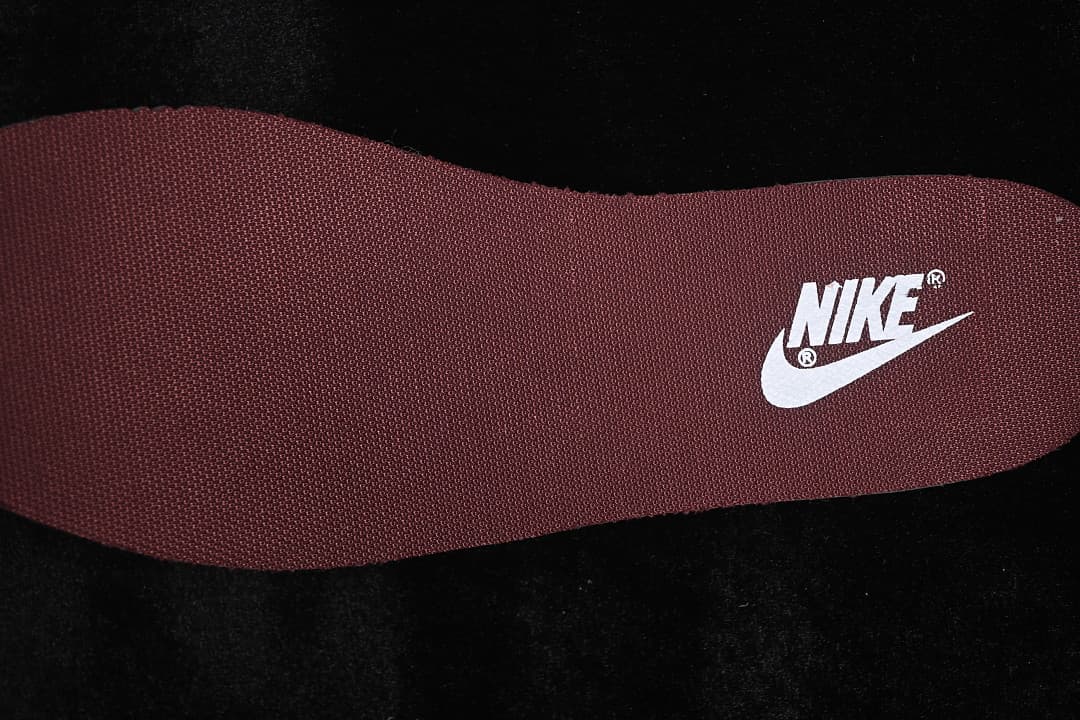 SB Dunk Low Year of the Horse Wine Low Casual Skate Shoes