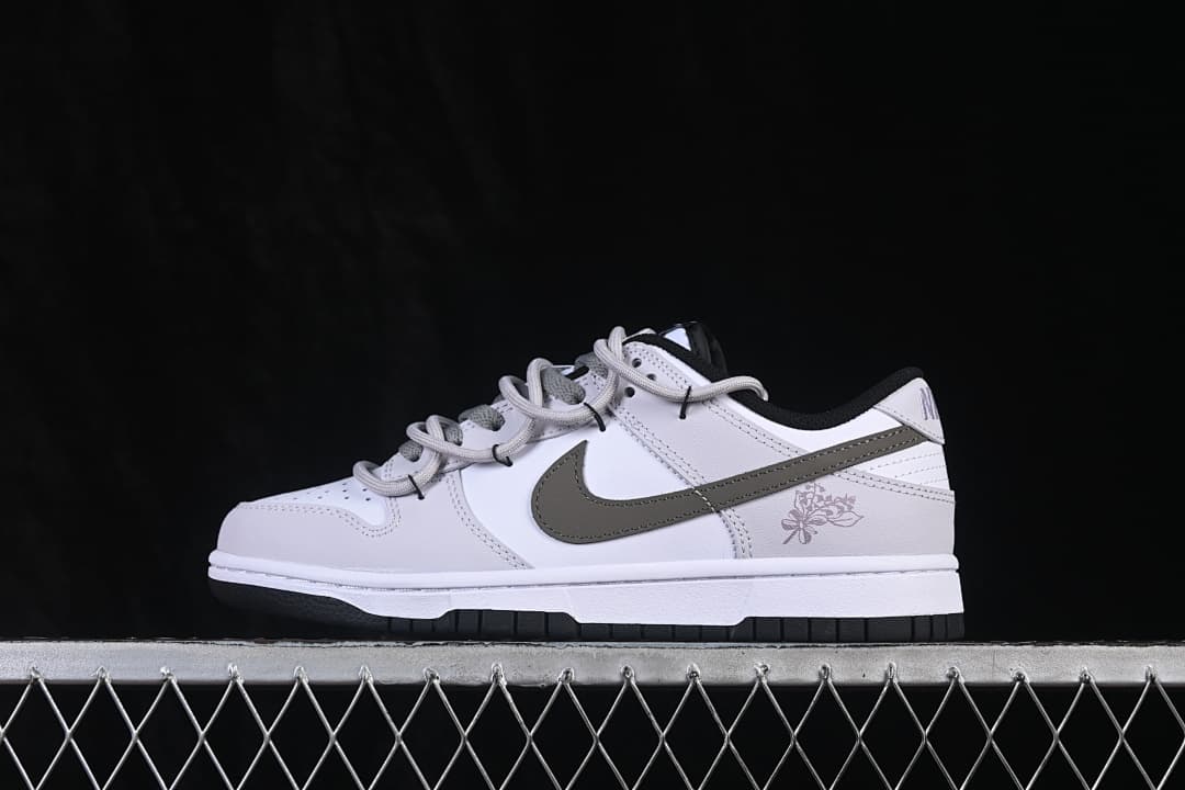 CW1590-100 07.jpeg SB Dunk Low Black/Grey