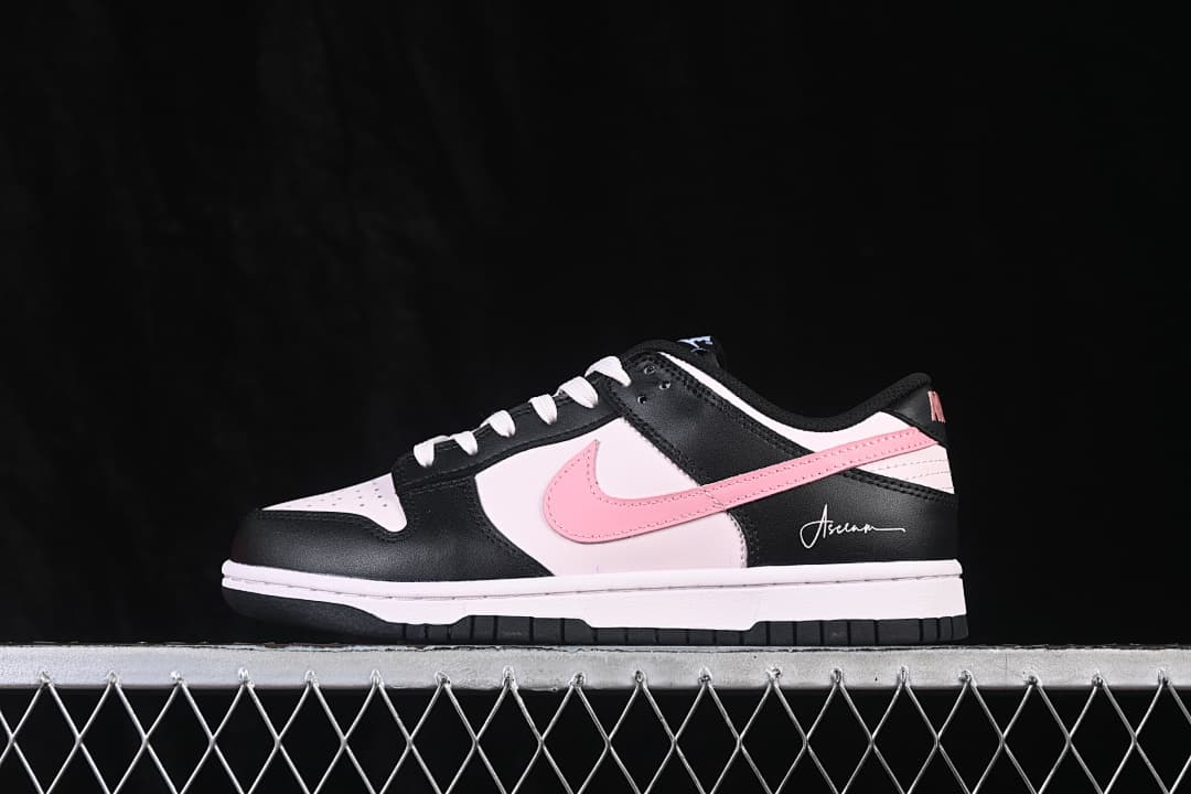 Nike SB Dunk Low Black/Pink