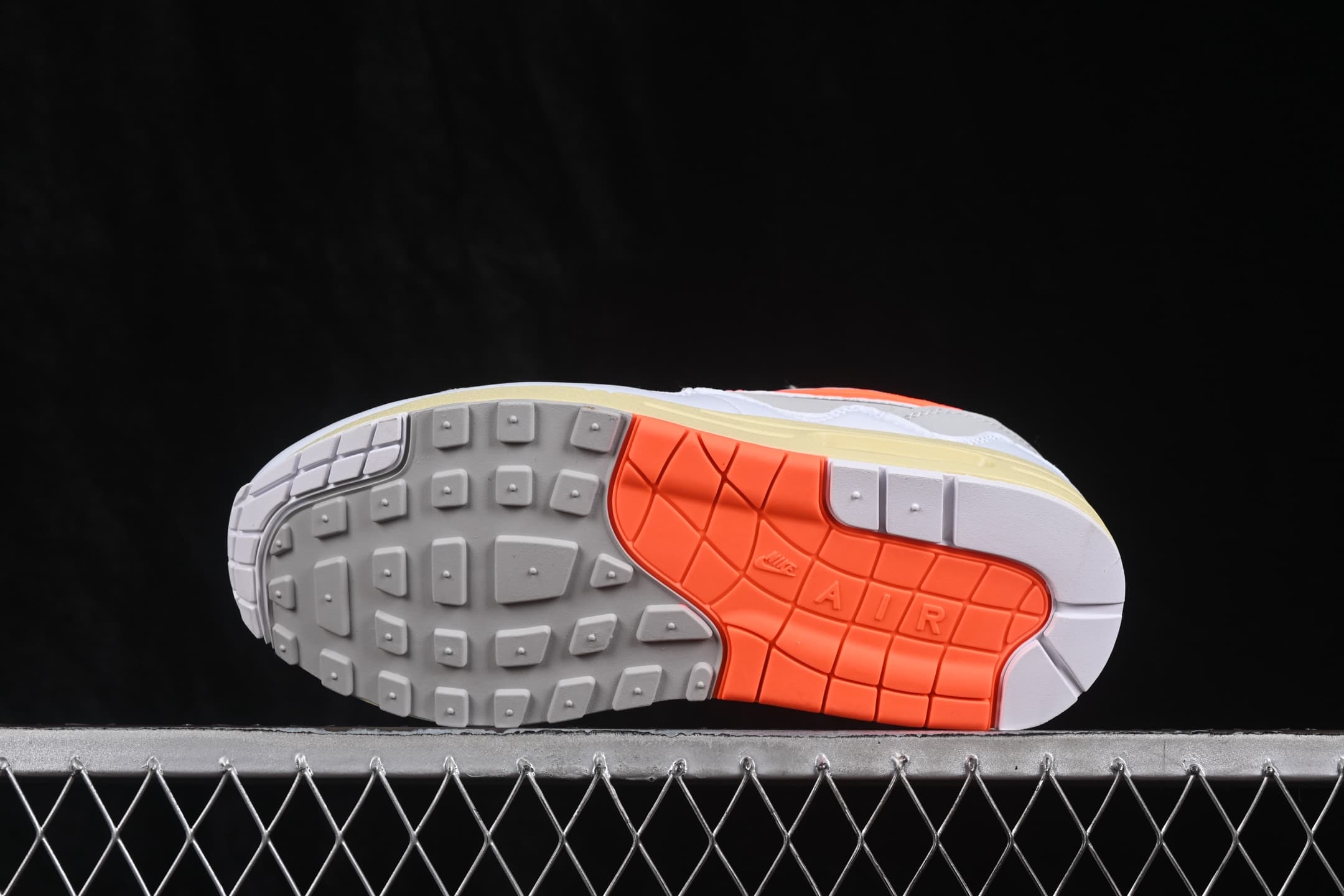 Nike Air Max 1 Half Air Cushion Retro Running Shoes