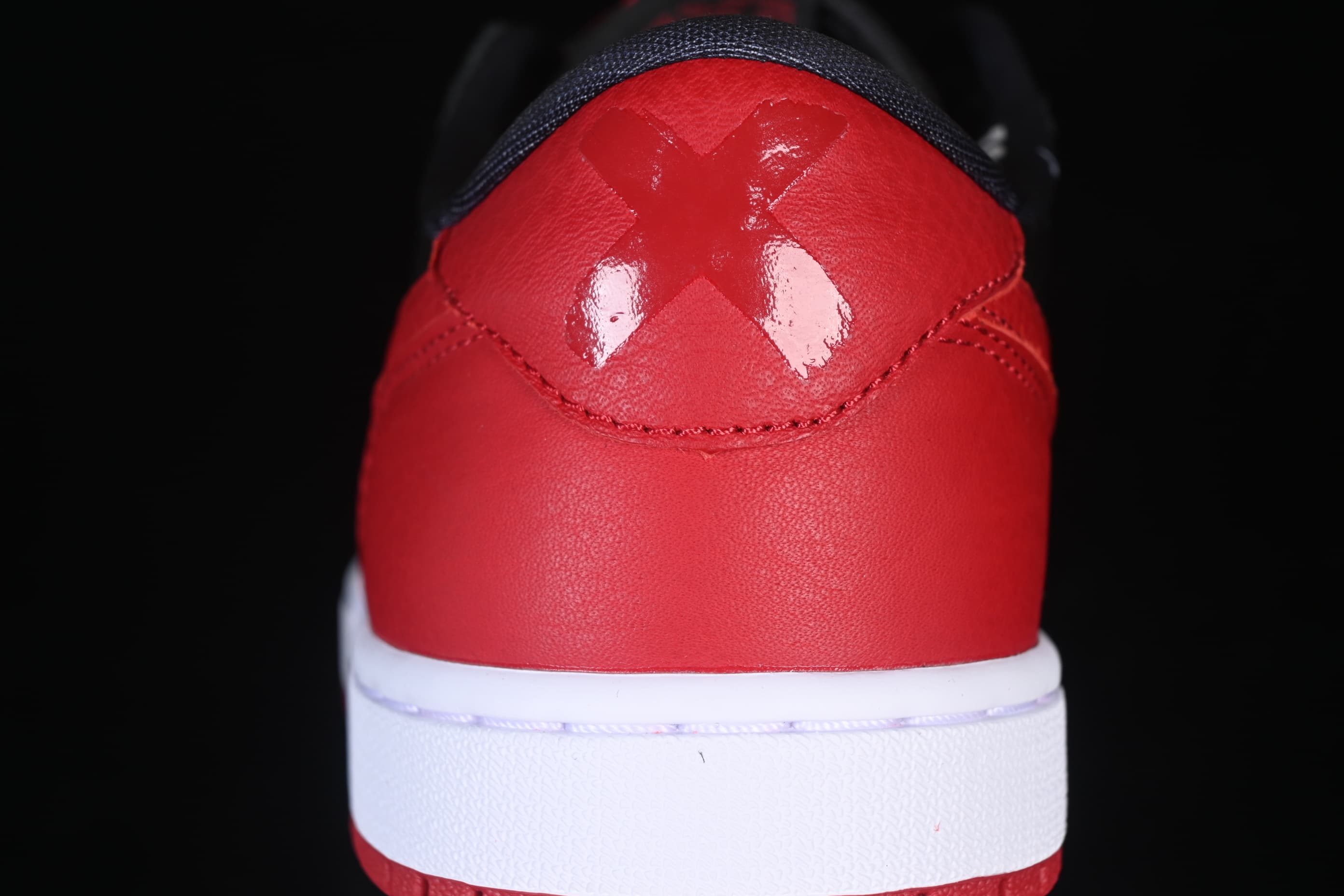 Air Jordan 1 Low Banned Black/Red