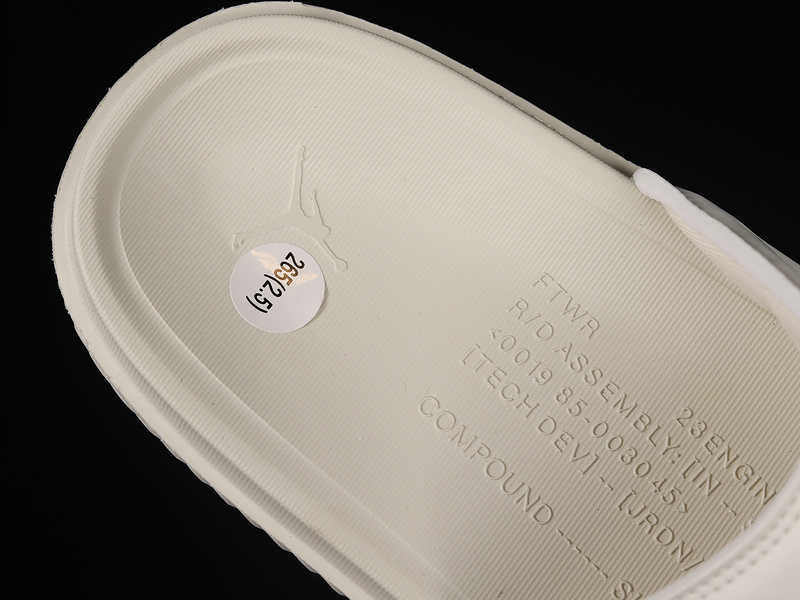 DC9835-006 08.jpeg Air Jordan Play Slides