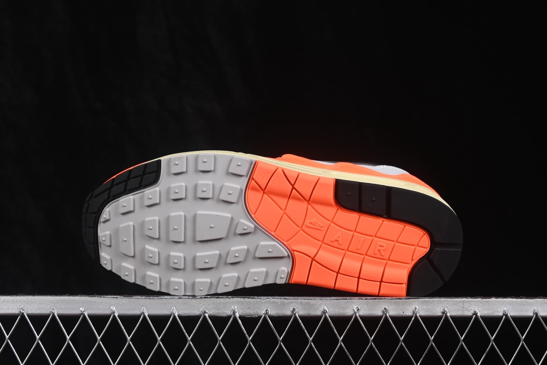 Nike Air Max 1 Half Air Cushion Retro Running Shoes