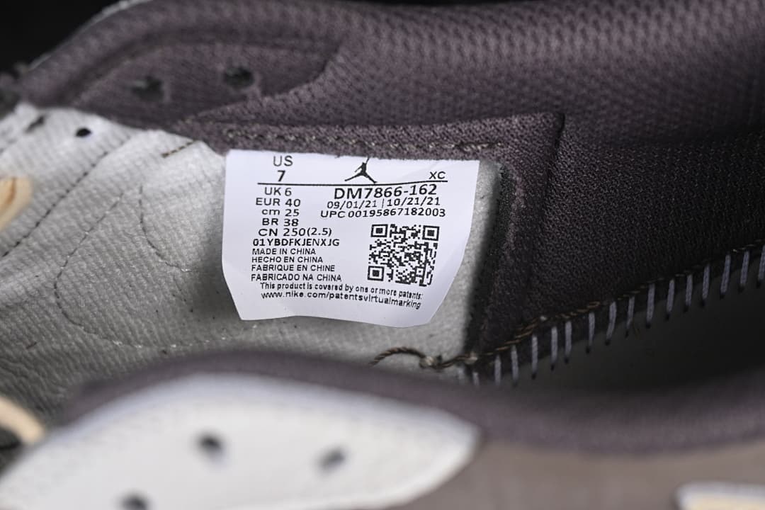 DM7866-162 09.jpeg Travis Scott x Air Jordan 1 Low OG AJ1 Reverse Swoosh Low-top Full Grain Leather