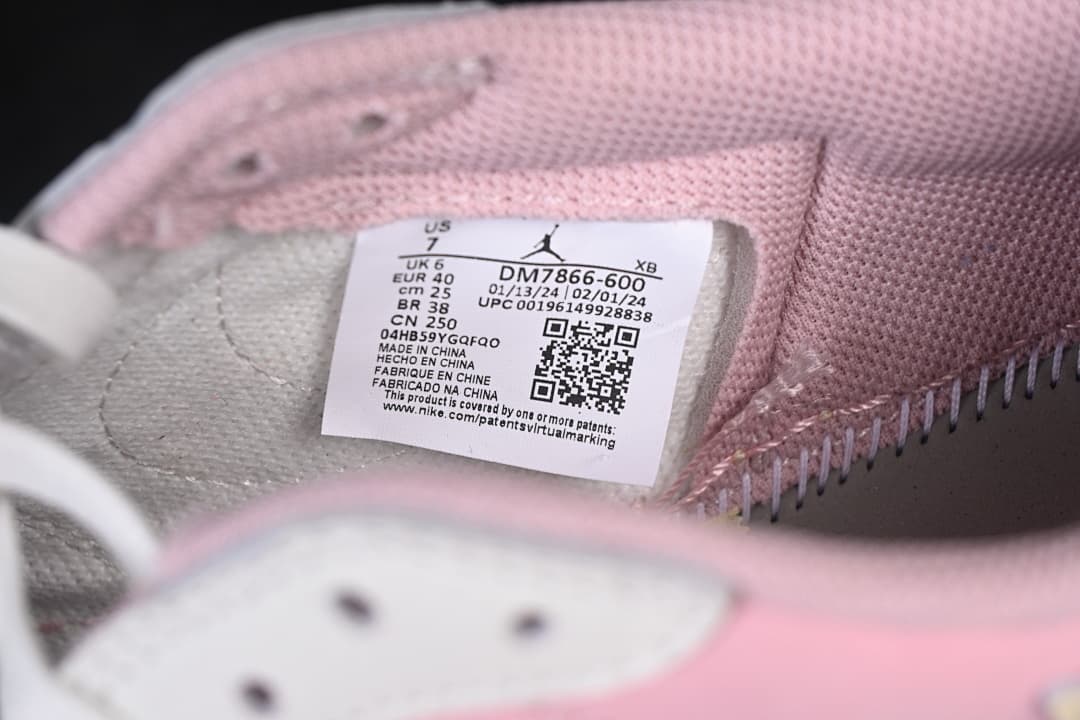 DM7866-600 09.jpeg Travis Scott x Air Jordan 1 Low OG AJ1 Reverse Swoosh Low-top Full Grain Leather