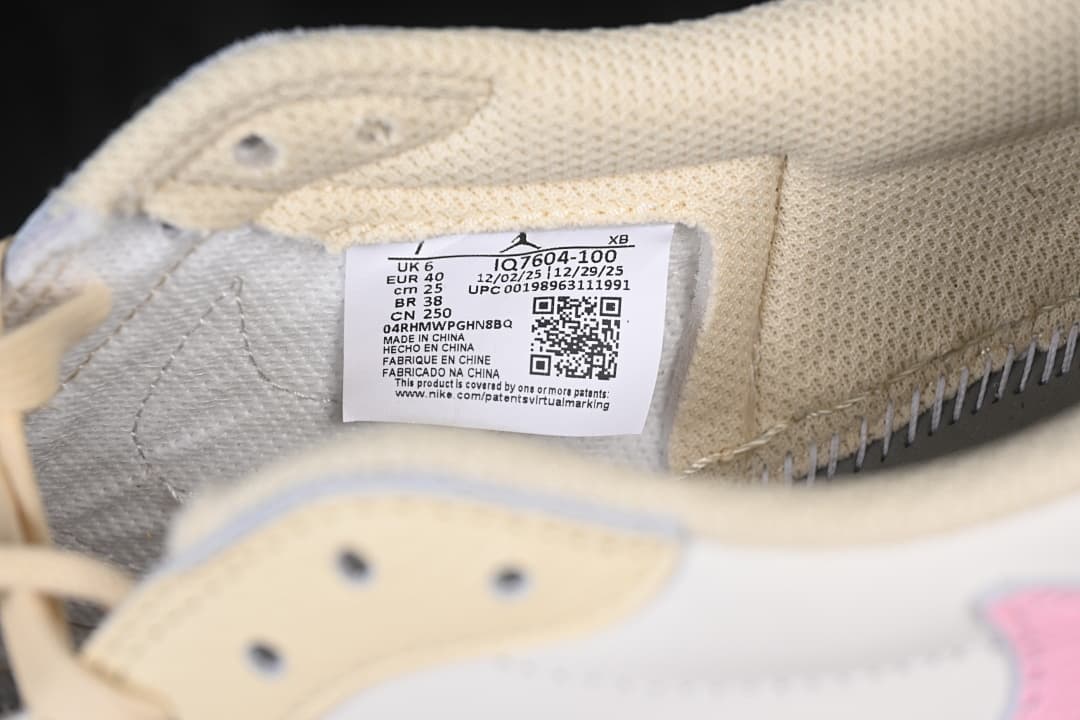 IQ7604-100-6 09.jpeg Travis Scott x Air Jordan 1 Low OG AJ1 Reverse Swoosh Low-top Full Grain Leather
