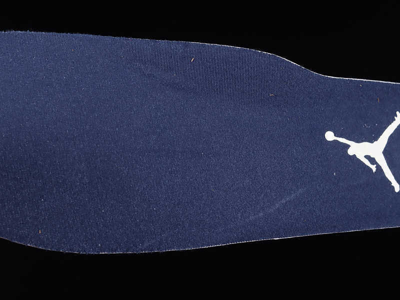 Air Jordan 11 Velvet Midnight Navy