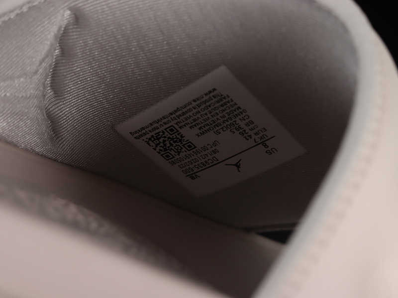 DC9835-600 09.jpeg Air Jordan Play Slides