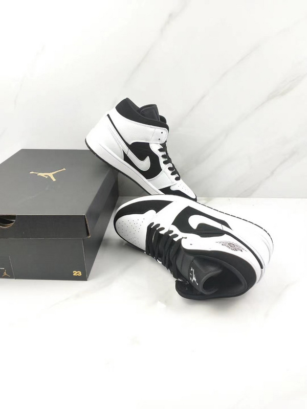 Air Jordan 1 Mid Black/White Panda