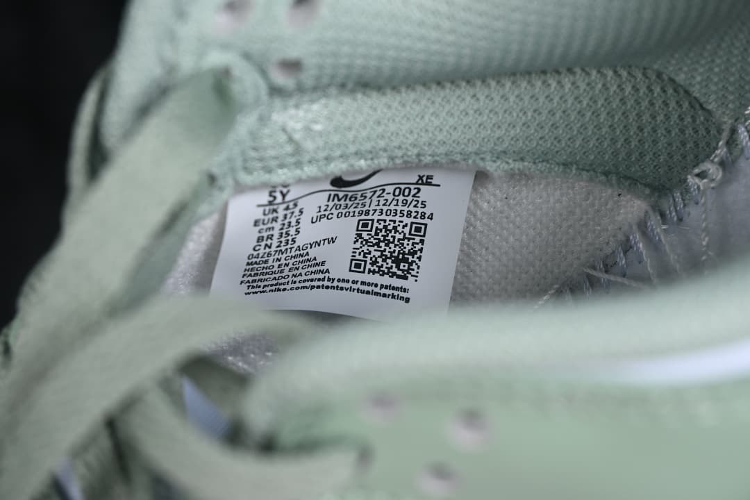 IM6572-002 09.jpeg Nike SB Dunk Low Light Green