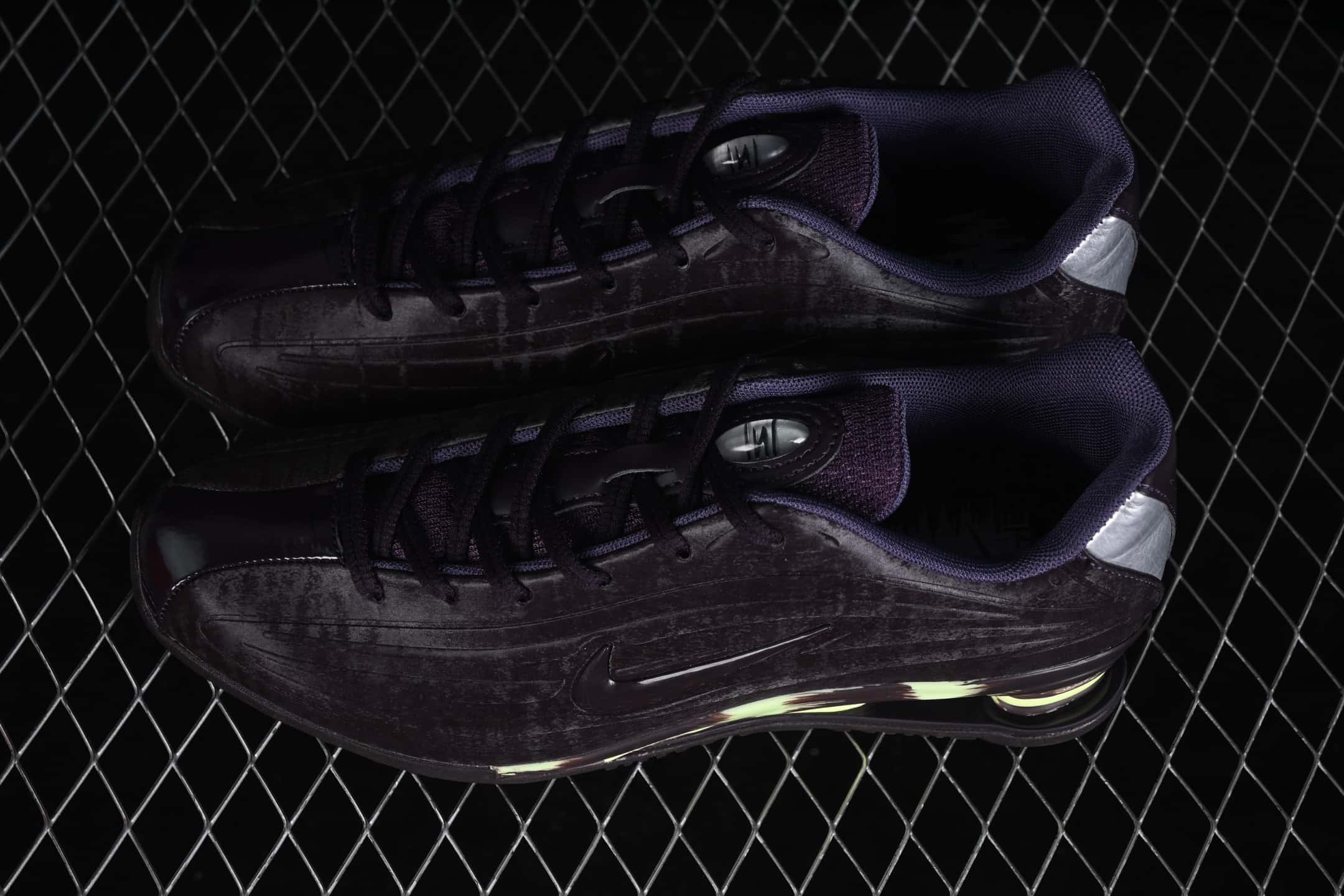 Nike Shox Z Patented Spring Air Column Running Shoes