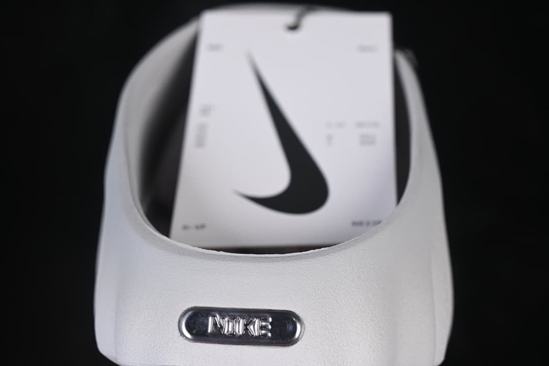 HQ4307-003 09.jpeg Mind 001 Neuroscience Foot Massage Slides