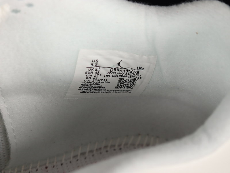 DR5415-103 10.jpeg Nike SB x Air Jordan 4 Pine Green