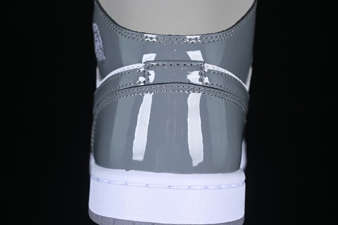 Air Jordan 1 Mid White Grey