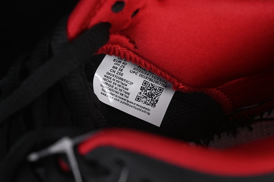 Supreme xSB Dunk Low