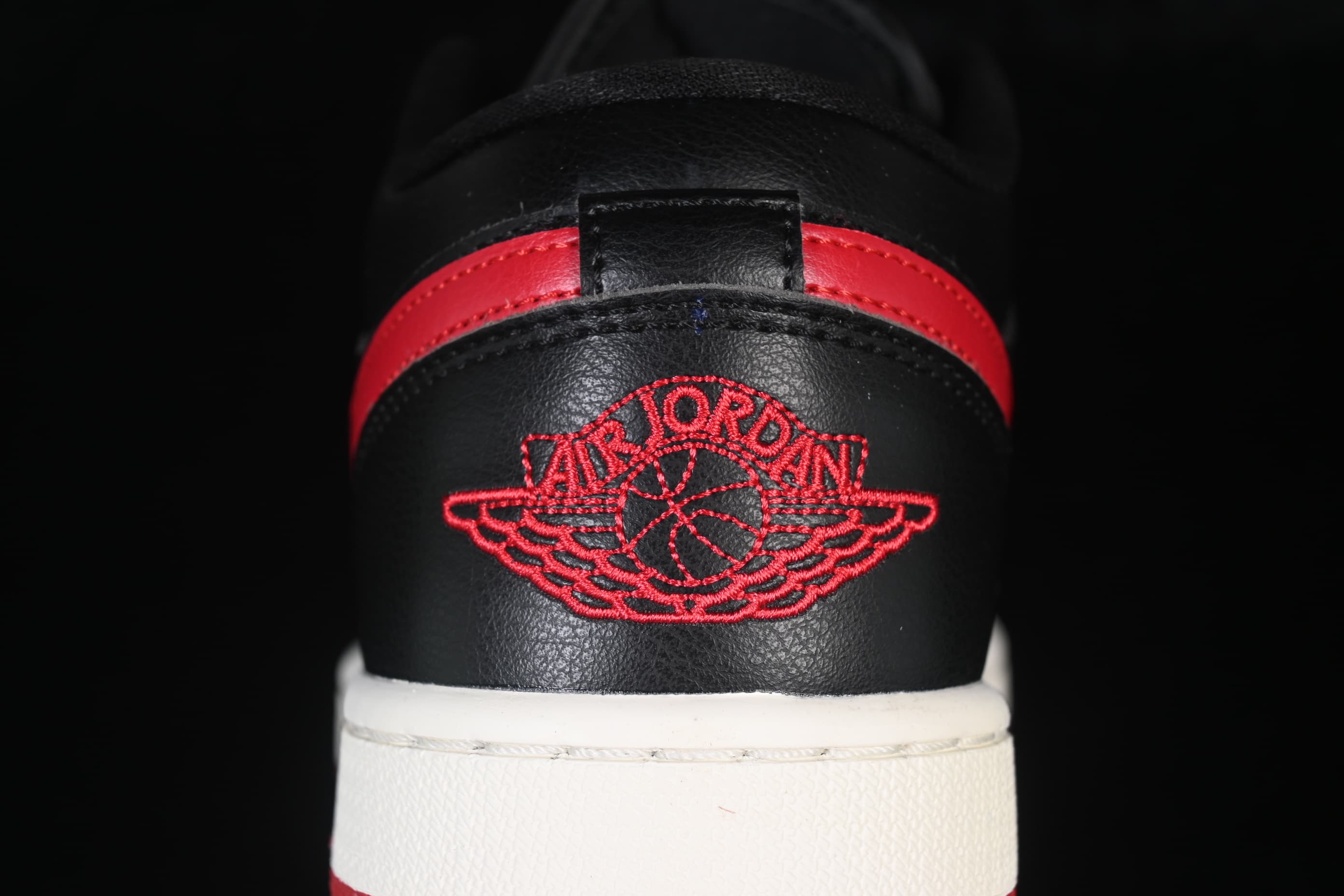 Air Jordan 1 Low Black/Red