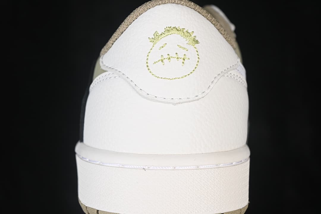 Travis Scott x Air Jordan 1 Low OG AJ1 Reverse Swoosh Low-top Full Grain Leather