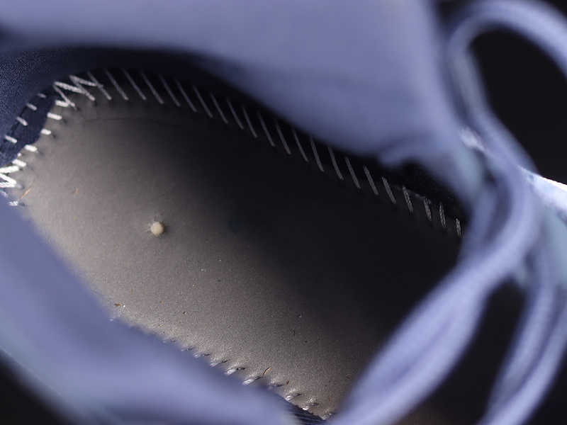 Air Jordan 11 Velvet Midnight Navy