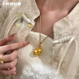 Gold Plated Gourd Hulu Pendant Necklace with Rhinestones, Women's Fashion Jewelry