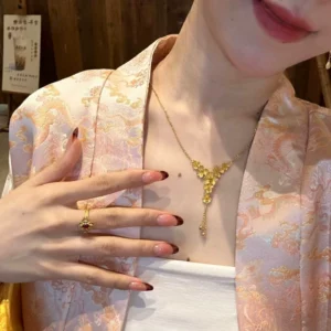 Three Flowers Tassel Pendant Necklace Gold Tone Layered Charm