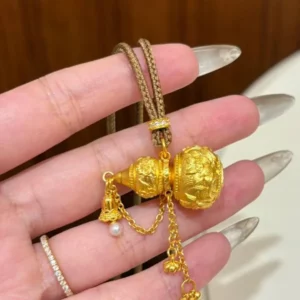 Gold-Tone Vintage Hulu Tassel Pendant Necklace for Women