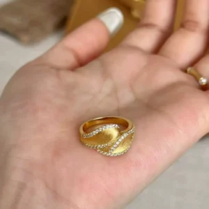 Gold-Tone Leaf Ring with Sparkling Crystals, Vintage Style