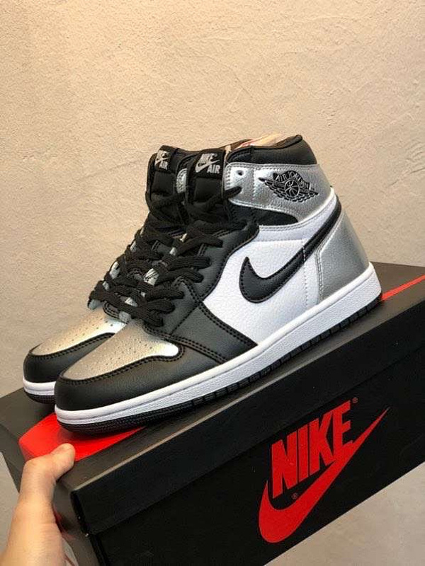 Air Jordan 1 High Black/Metallic Silver 04.jpeg Air Jordan 1 High Black/Metallic Silver
