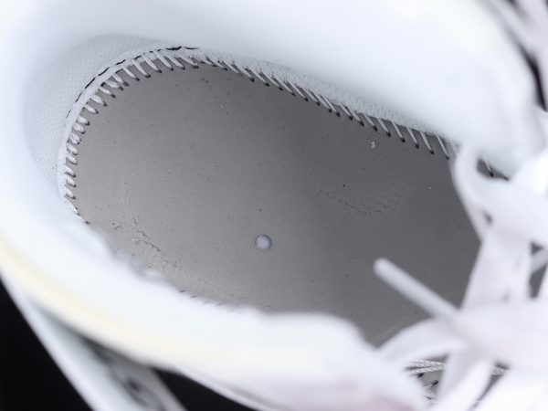 Off White x Air Jordan 1 High Triple White