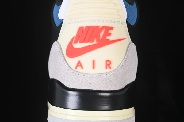 Air Jordan 3 OG Rare Air AJ3 Jordan 3 Small Reverse Swoosh
